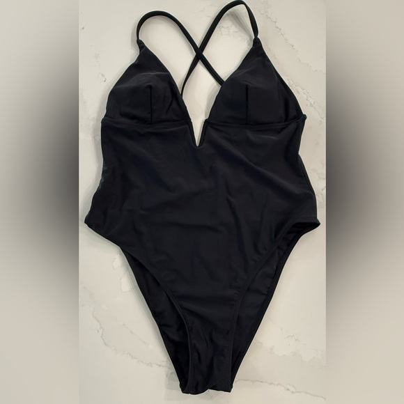 Cupshe Black Women's One Piece Swimsuit - Picture 1 of 4